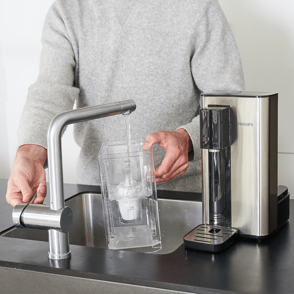 Philips Stazione dell'acqua calda istantanea ADD5906S (filtra PFAS) compatibile con filtri BRITA