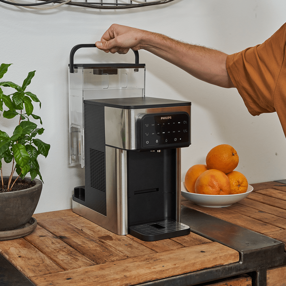 Philips Stazione dell'acqua All-in-One calda + fredda ADD5980M (filtra PFAS) compatibile con BRITA